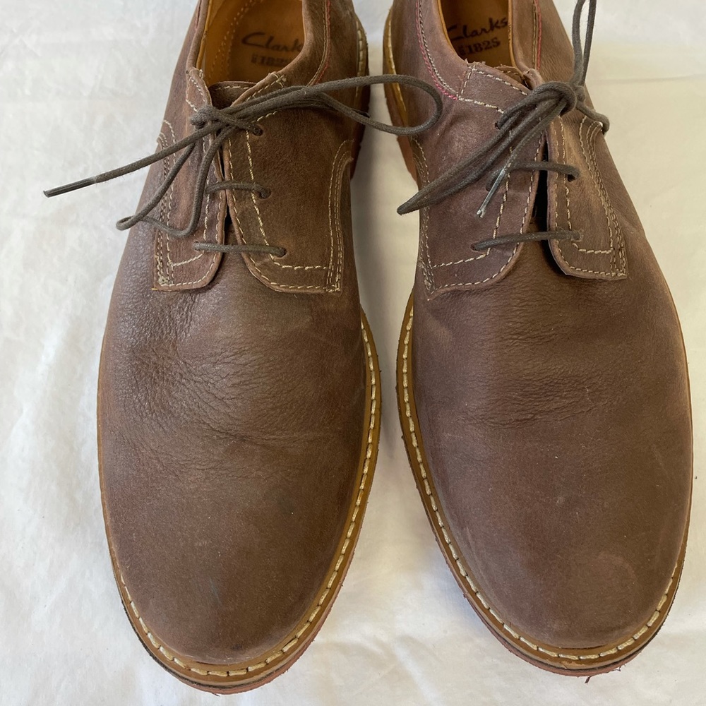 Clarks Classic Lace-up Shoe